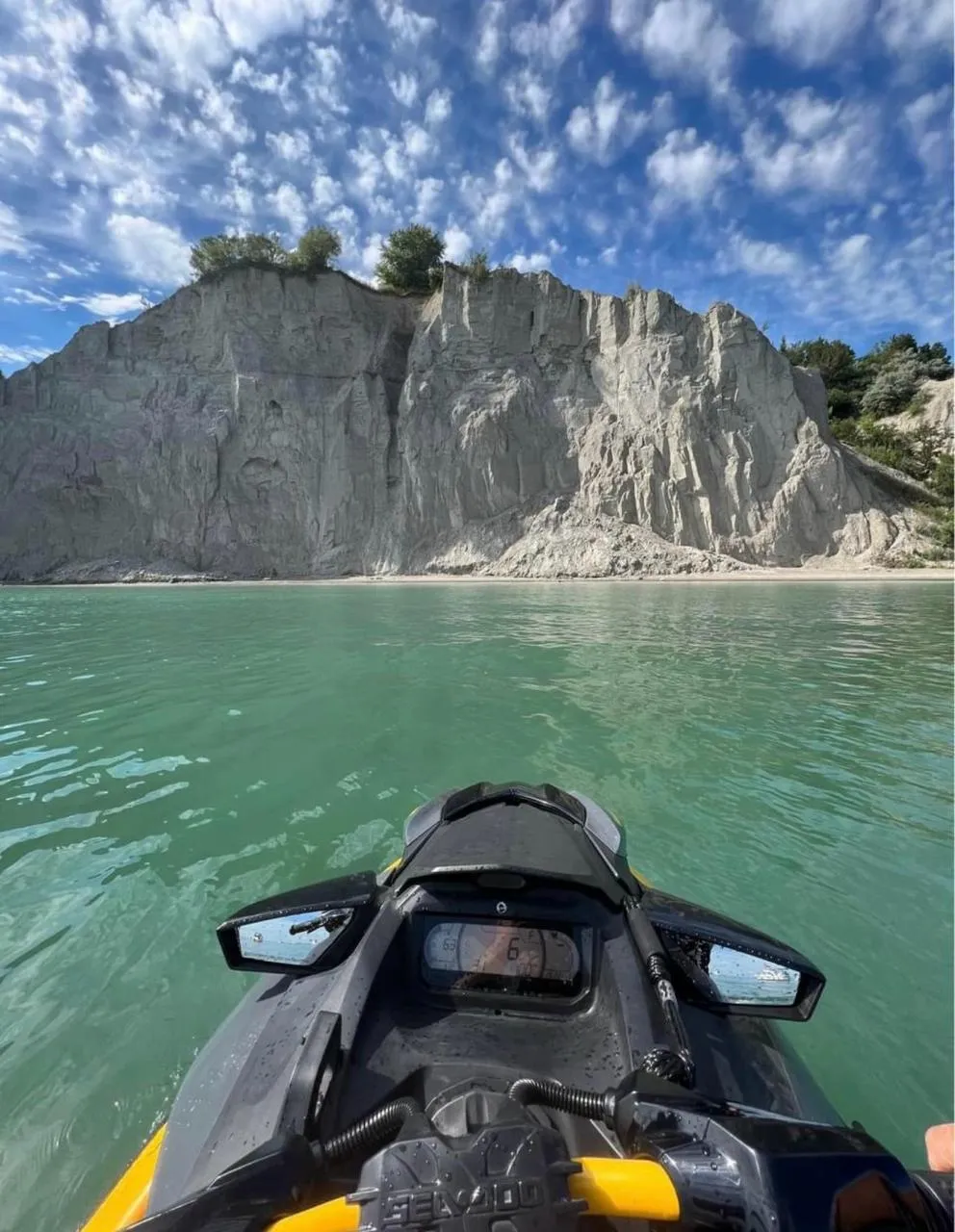 Jet ski on the water — 416 Jet Skis